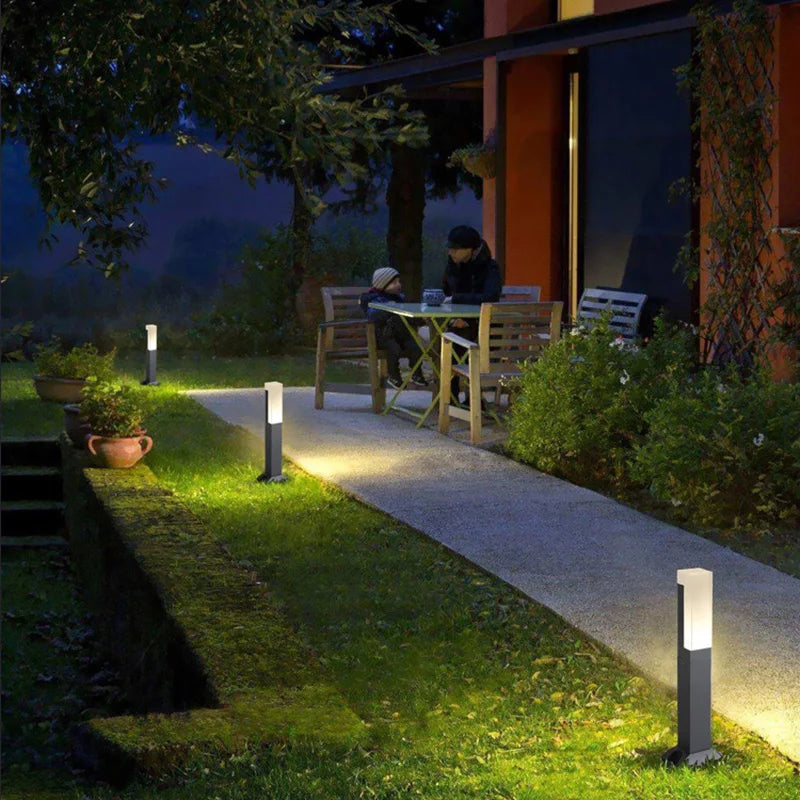 Lampa exterior pentru curte,gazon si caii de acces,trotuare